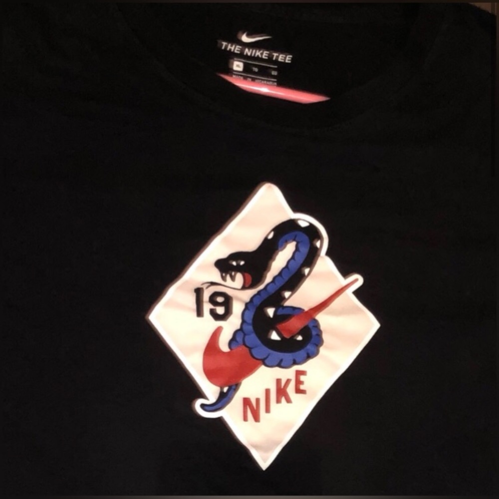 Nike Snake/Check Logo T-shirt Mens Size XL